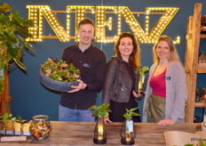 Sven, Krista en Amanda van VDE Plant stonden op de beurs en zette hun merk Intenz in de schijnwerpers.